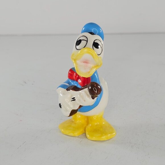 Vintage Walt Disney Productions Donald Duck Figurine Playing Guitar Singing - Picture 7 of 8